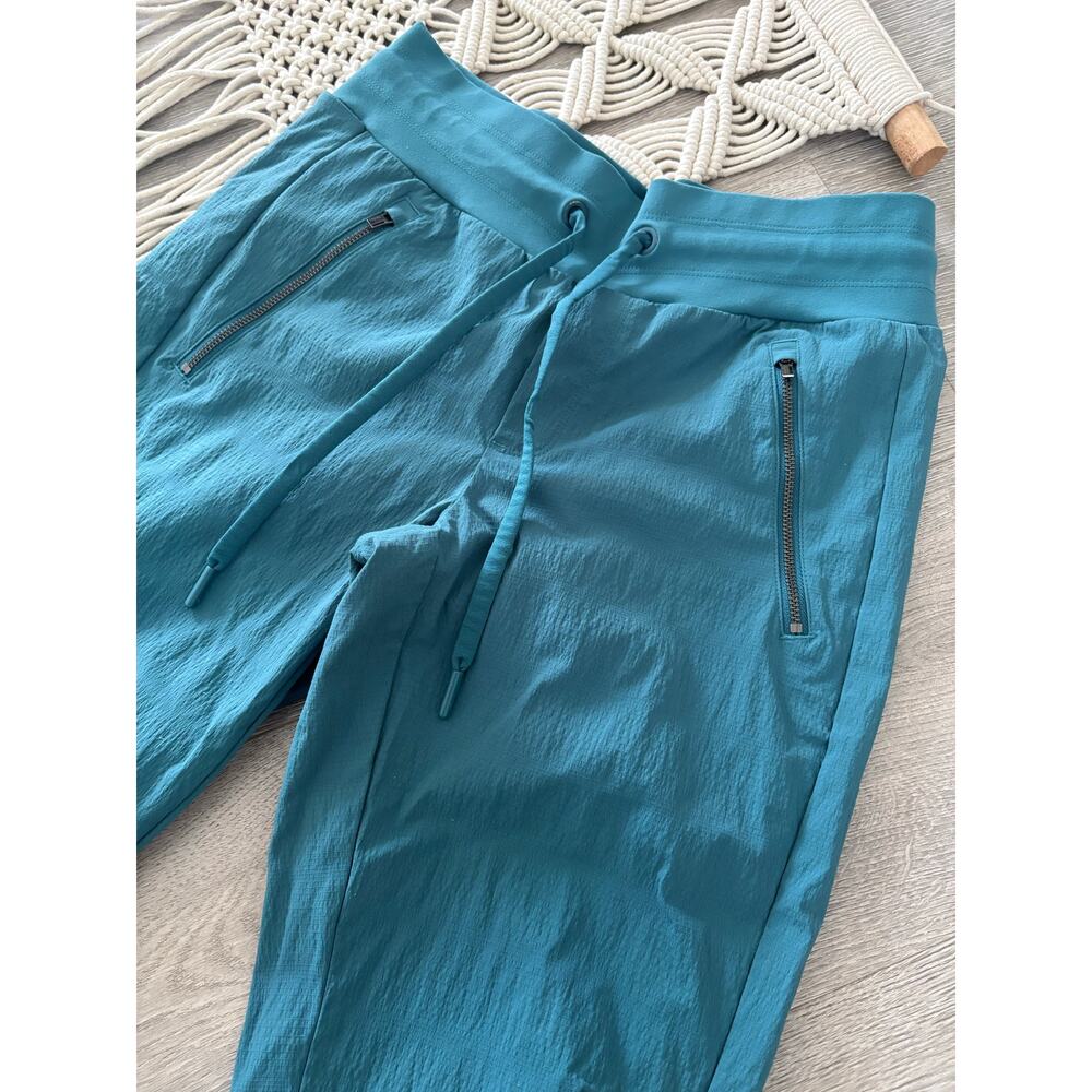 Athleta Trekkie North Crop Jogger Pants 2 Petite Borealis Green Teal Athleisure - Picture 6 of 9